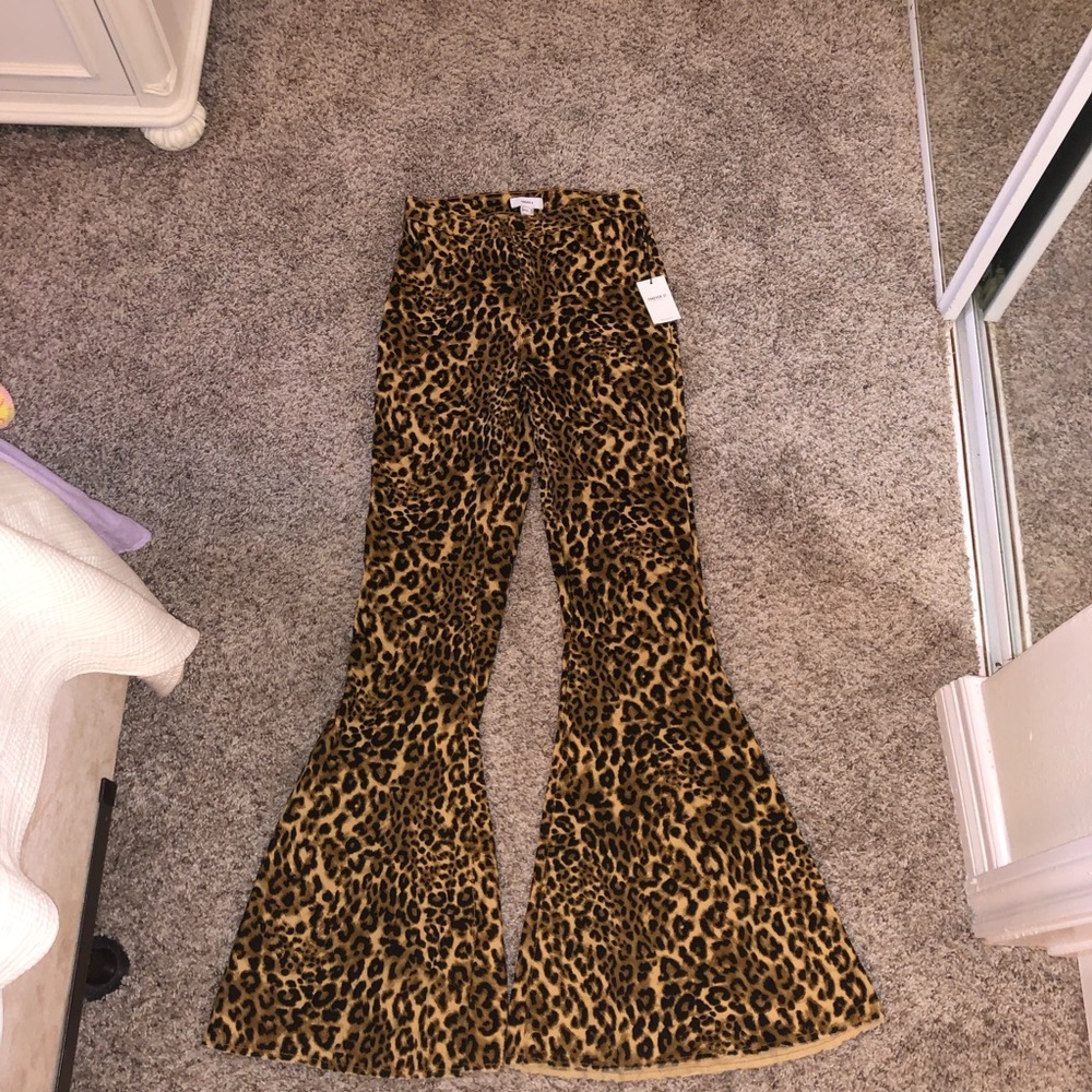 Size M forever 21 leopard bell bottoms